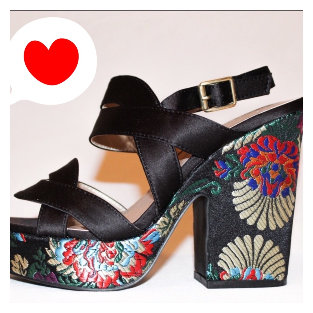 Qupid Open Matte Floral Wedge Block Heel, adjusts - Picture 8 of 8